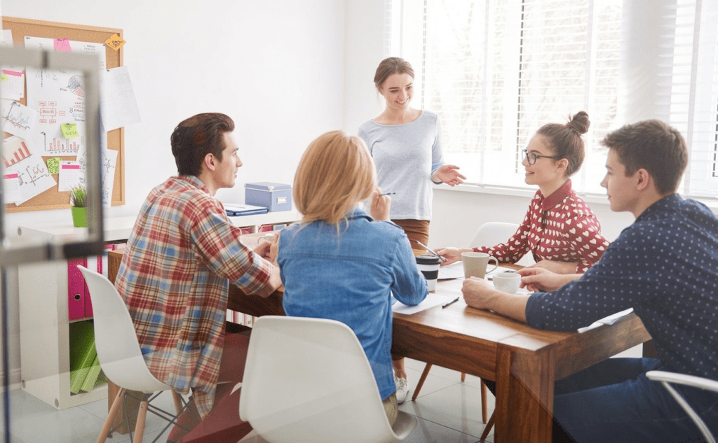 Praxisprojekte in der Ausbildung (KI-generiert)